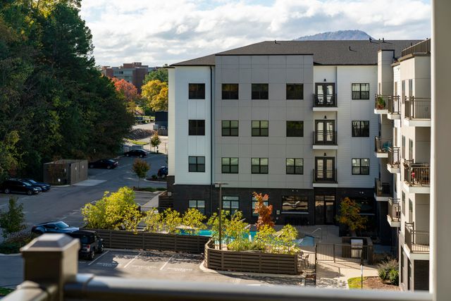 782 Riverfront Parkway 123, Chattanooga, TN 37402