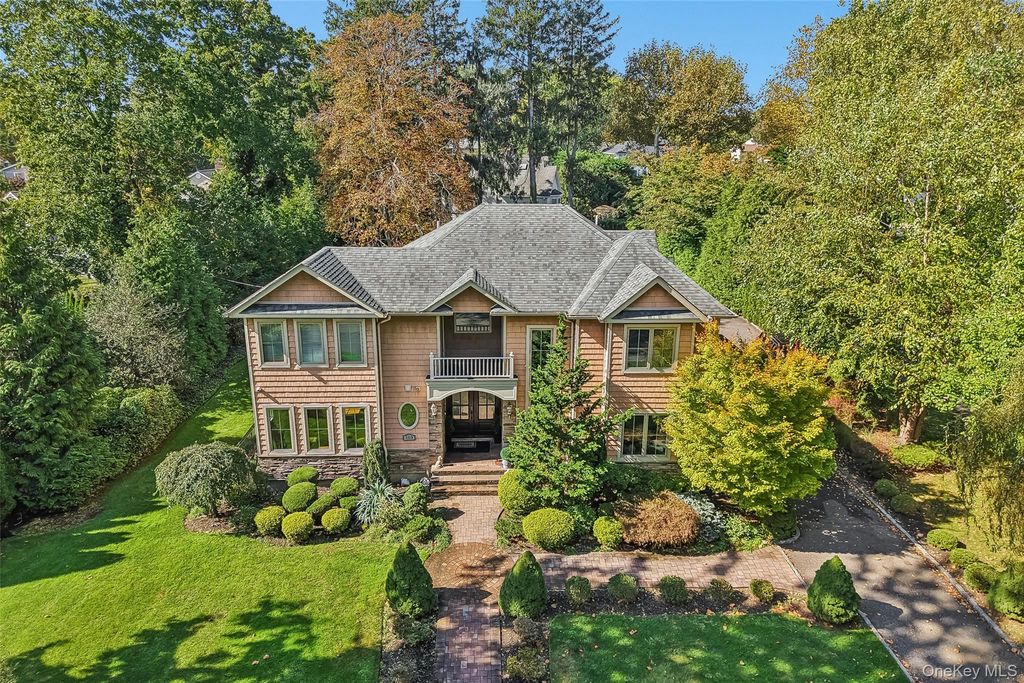 103 High Street, East Williston, NY 11596 — photo 2