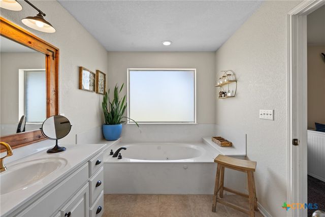 3000 W Amity Road, Salado, TX 76571