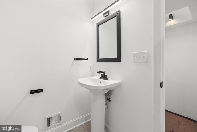 25 RHODE ISLAND AVE NW, Washington, DC 20001