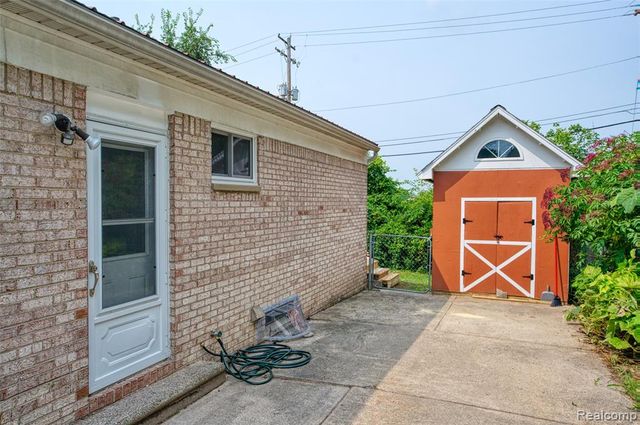 1200 S Holmes Street, Lansing, MI 48912