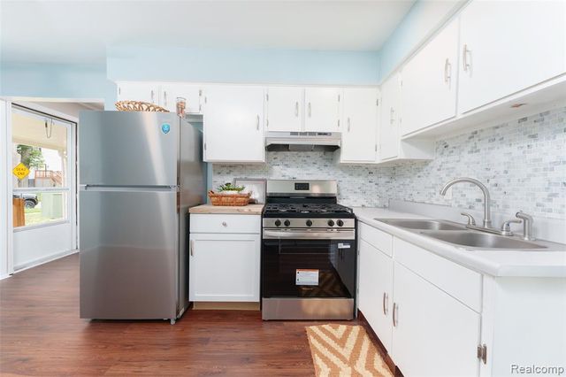 1200 S Holmes Street, Lansing, MI 48912
