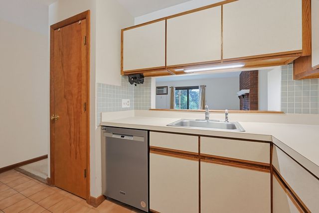 129 Highwood Drive 129, Franklin, MA 02038