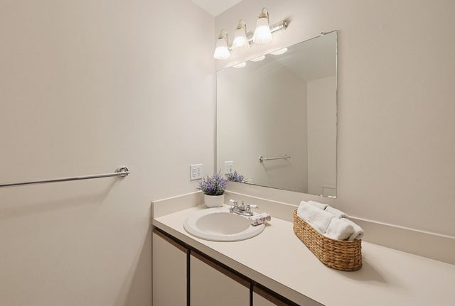 129 Highwood Drive 129, Franklin, MA 02038