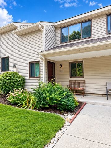 129 Highwood Drive 129, Franklin, MA 02038