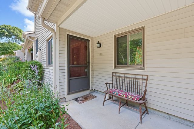 129 Highwood Drive 129, Franklin, MA 02038