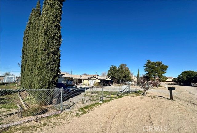 10070 Pyrite, Hesperia, CA 92345
