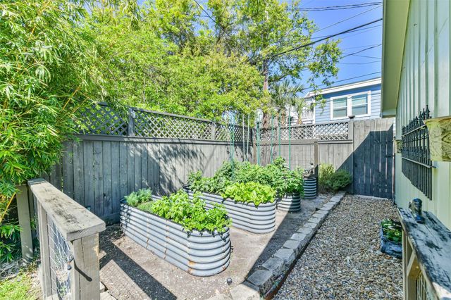 1416 Sealy Street, Galveston, TX 77550