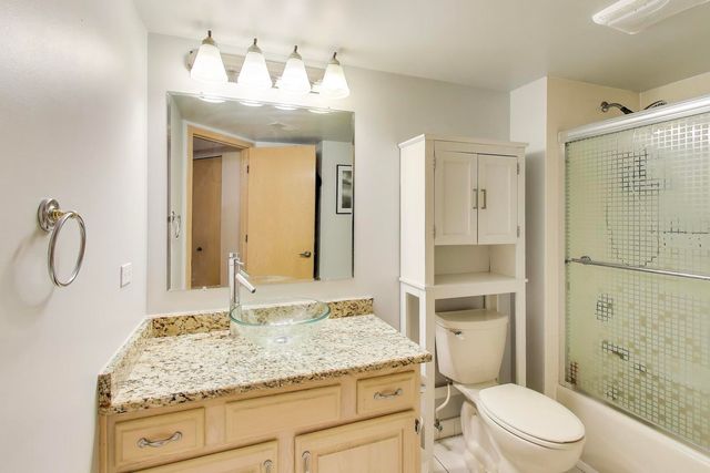 440 E Montrose Avenue 402, Wood Dale, IL 60191