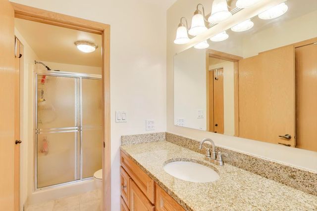 440 E Montrose Avenue 402, Wood Dale, IL 60191