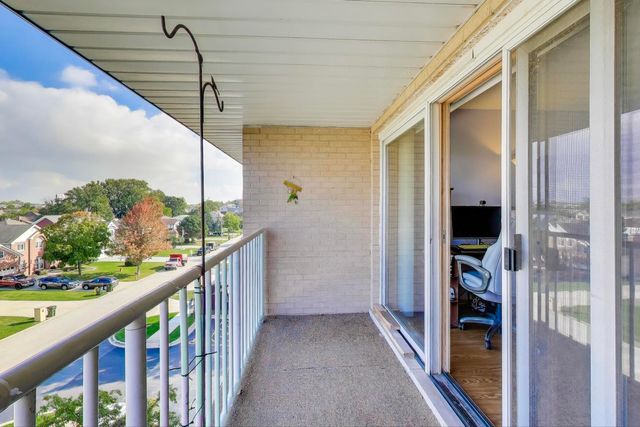 440 E Montrose Avenue 402, Wood Dale, IL 60191