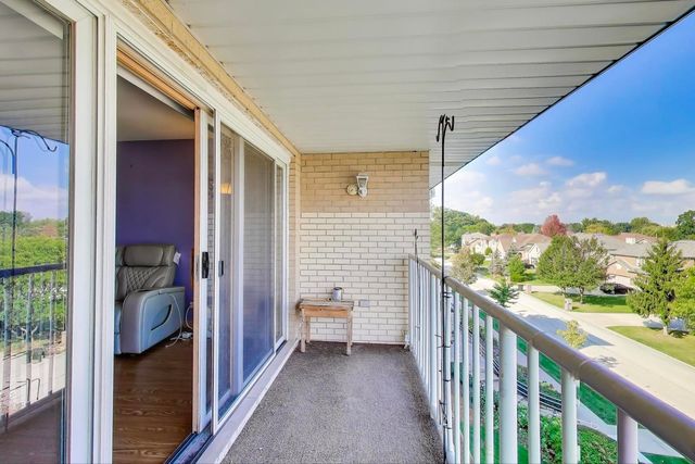 440 E Montrose Avenue 402, Wood Dale, IL 60191