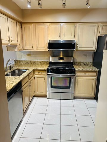 440 E Montrose Avenue 402, Wood Dale, IL 60191