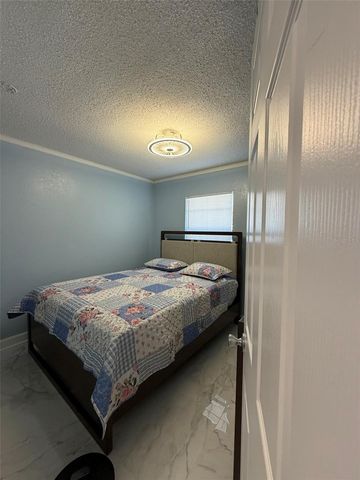 911 MAYDELL DRIVE, Tampa, FL 33619