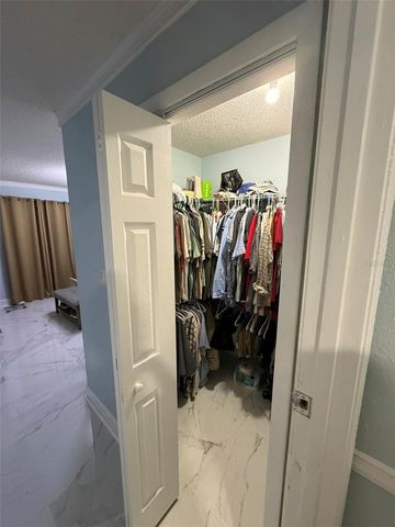 911 MAYDELL DRIVE, Tampa, FL 33619