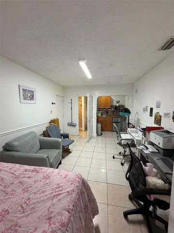 911 MAYDELL DRIVE, Tampa, FL 33619