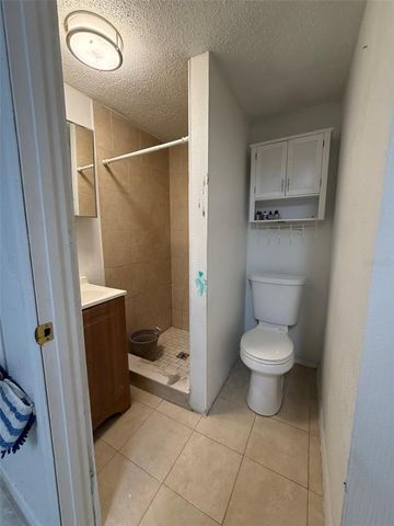 911 MAYDELL DRIVE, Tampa, FL 33619