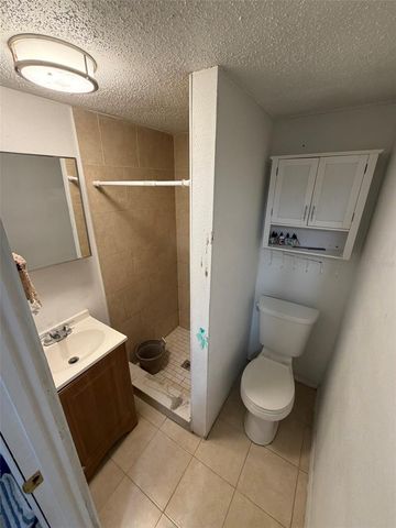 911 MAYDELL DRIVE, Tampa, FL 33619