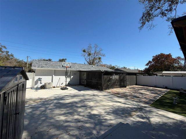 911 MAYDELL DRIVE, Tampa, FL 33619