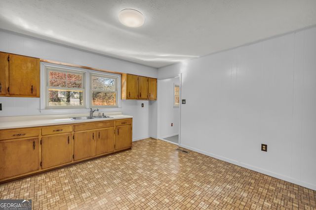 900 Defoor Road, Toccoa, GA 30577