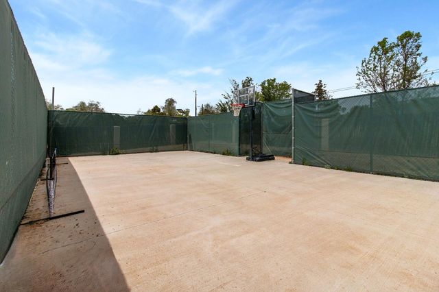 103 Tierra Rica Drive, Santa Fe, NM 87505