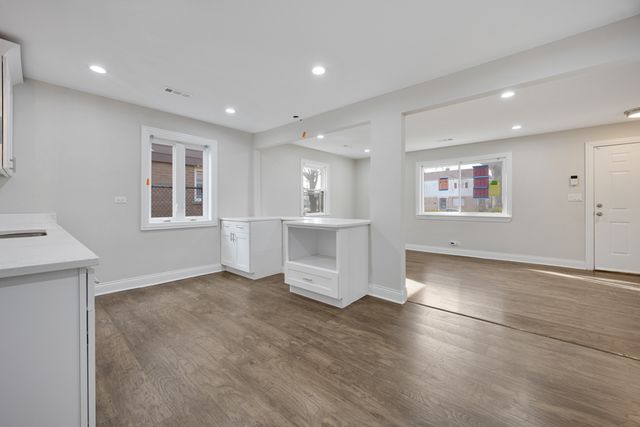 16145 Honore Avenue, Markham, IL 60428