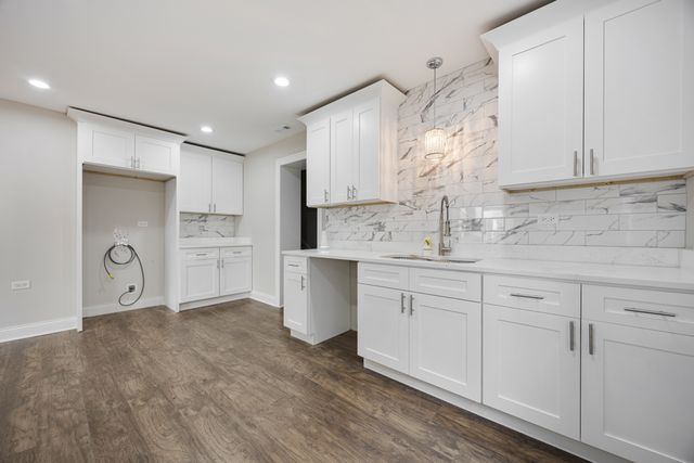 16145 Honore Avenue, Markham, IL 60428