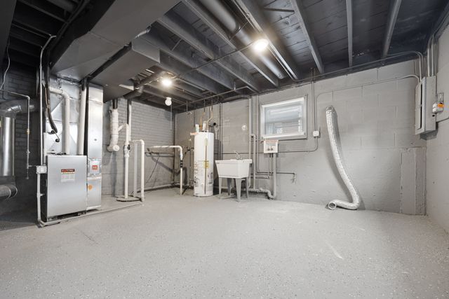 16145 Honore Avenue, Markham, IL 60428