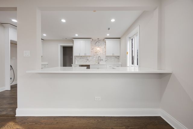 16145 Honore Avenue, Markham, IL 60428