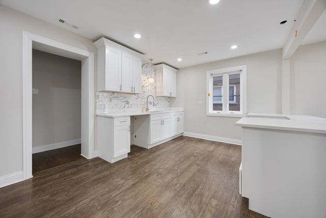 16145 Honore Avenue, Markham, IL 60428