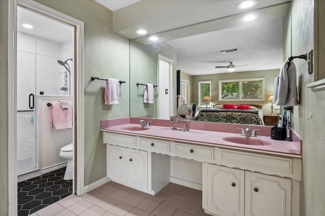 1725 Venetian Circle, Arlington, TX 76013
