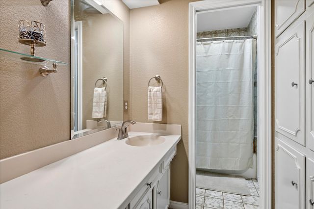 1725 Venetian Circle, Arlington, TX 76013