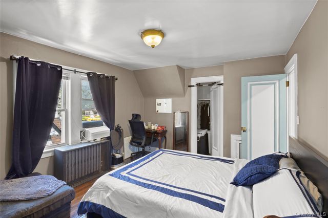 154 E Dean Street, Freeport, NY 11520