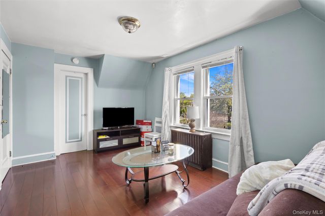 154 E Dean Street, Freeport, NY 11520