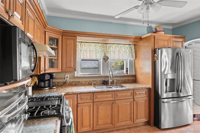 154 E Dean Street, Freeport, NY 11520