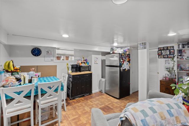 154 E Dean Street, Freeport, NY 11520