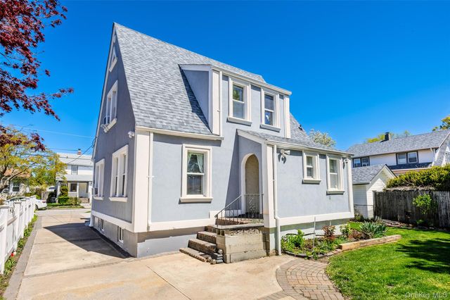 154 E Dean Street, Freeport, NY 11520