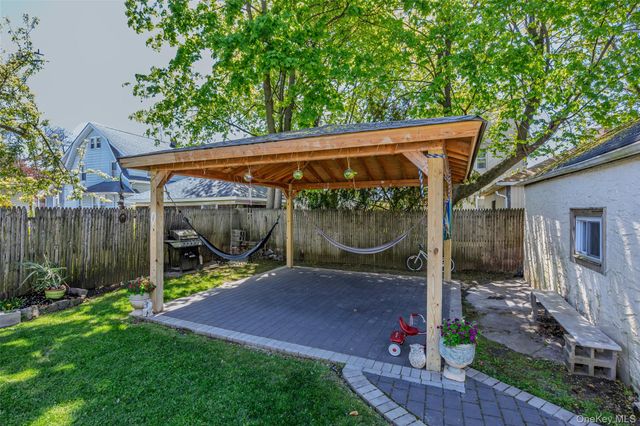 154 E Dean Street, Freeport, NY 11520