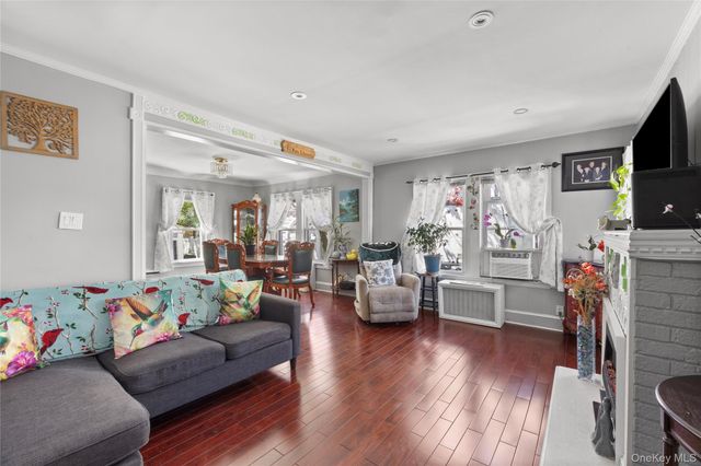 154 E Dean Street, Freeport, NY 11520