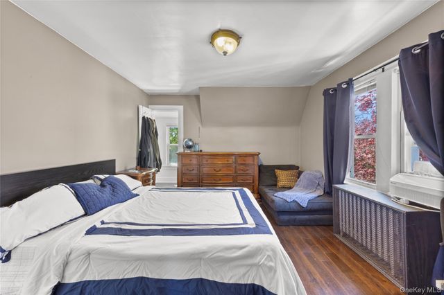 154 E Dean Street, Freeport, NY 11520