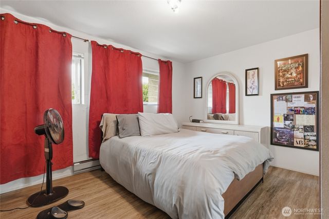 2820 15th Avenue W, Seattle, WA 98119