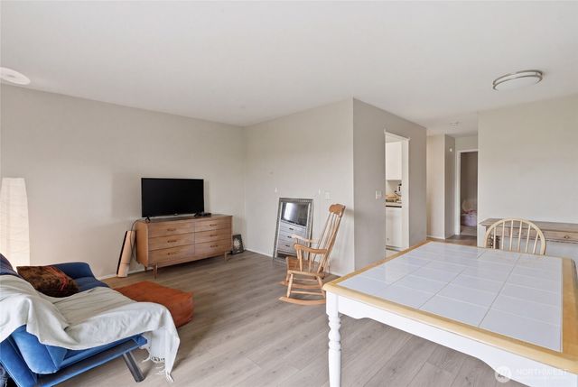 2820 15th Avenue W, Seattle, WA 98119