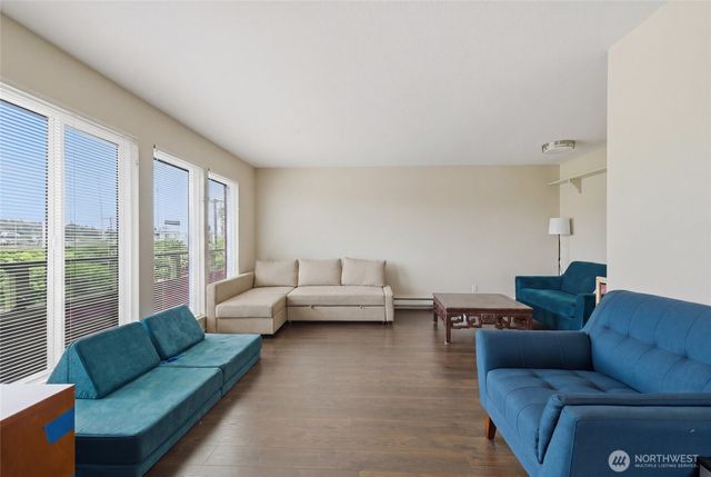 2820 15th Avenue W, Seattle, WA 98119