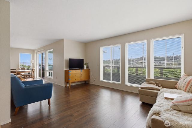 2820 15th Avenue W, Seattle, WA 98119