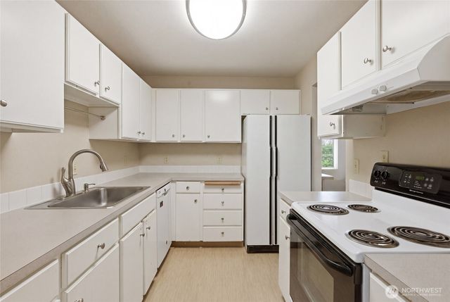 2820 15th Avenue W, Seattle, WA 98119