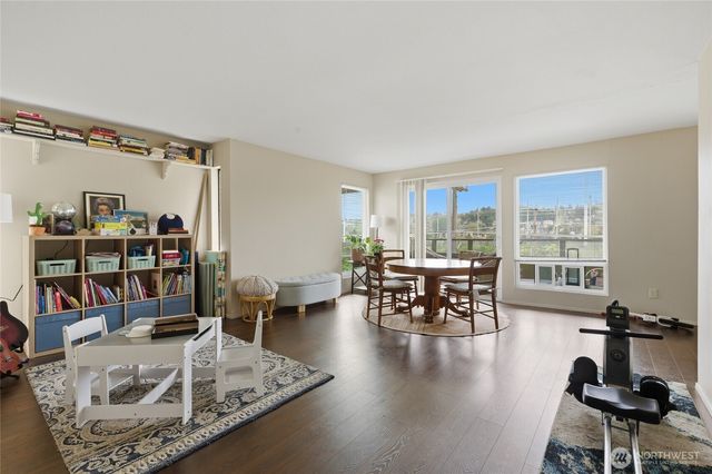2820 15th Avenue W, Seattle, WA 98119