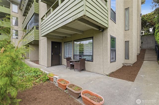 2820 15th Avenue W, Seattle, WA 98119