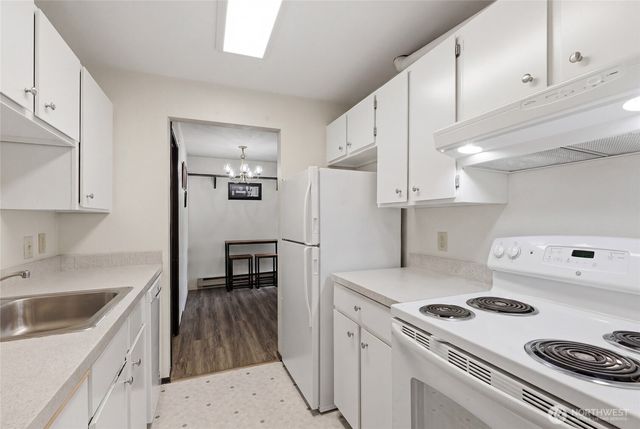 2820 15th Avenue W, Seattle, WA 98119