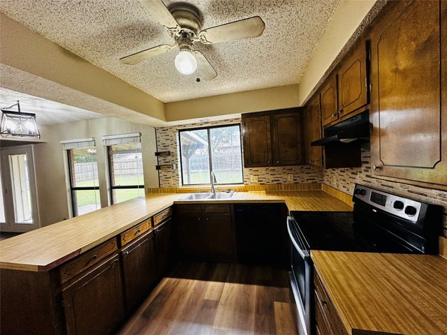 6741 Ridgetop Road, North Richland Hills, TX 76182