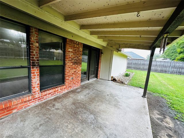 6741 Ridgetop Road, North Richland Hills, TX 76182